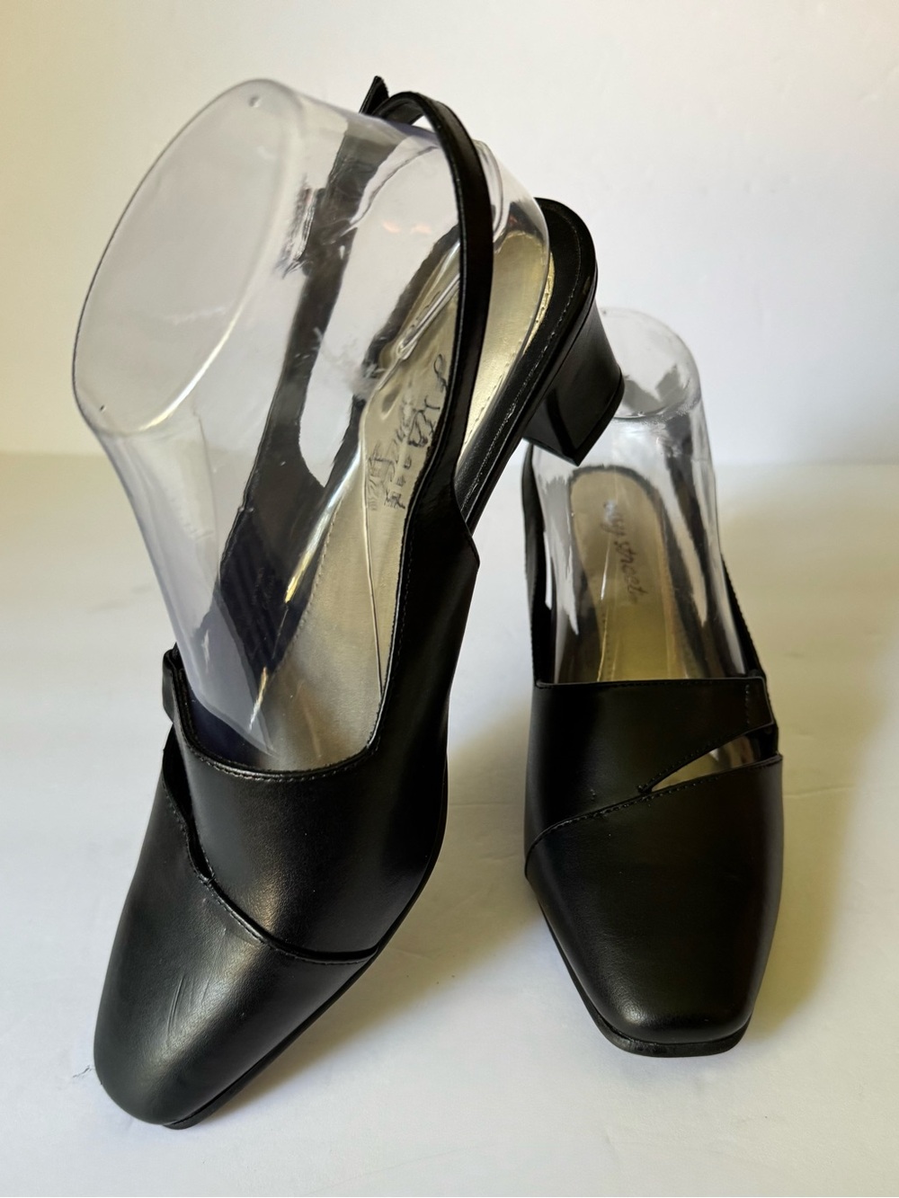 Easy Spirit Women's 8.5 Black Slingback Low Heel Pumps - Classic Work Shoe